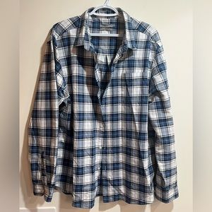 Men’s plaid button down long sleeve shirt